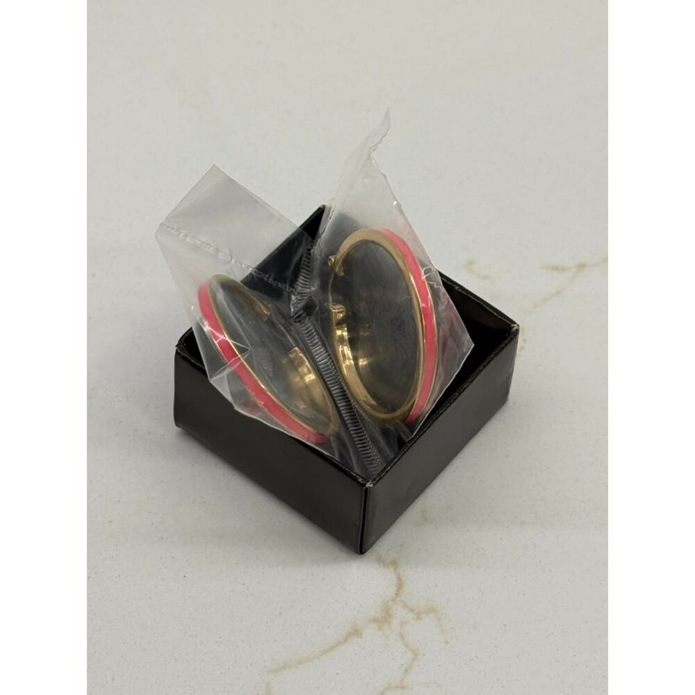 Avon Gold Tone and Hot Pink Oval Hoop Earrings Pierced – New in Box